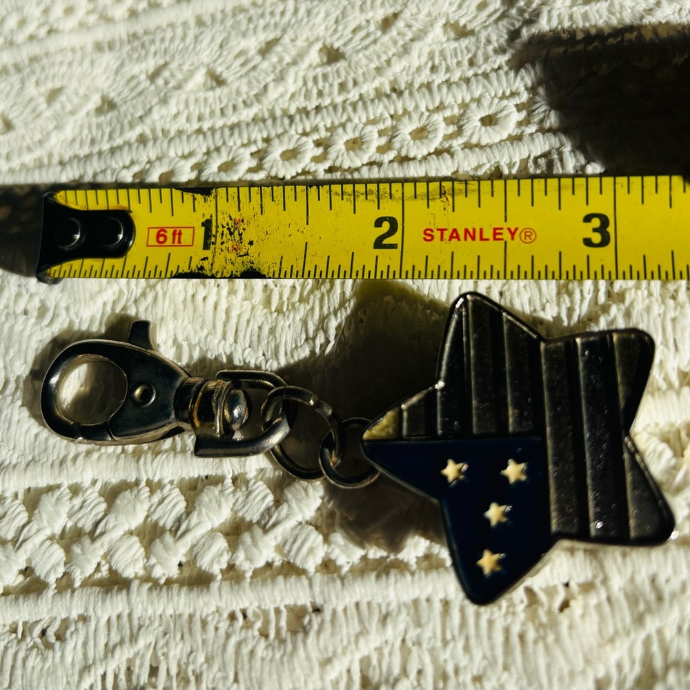 Locket Watch Keychain - Picture 3 of 7